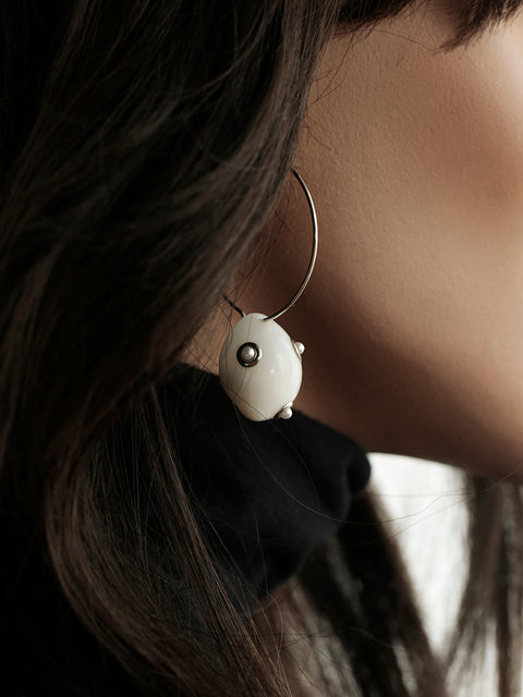 crystal studded white moon shell mismatched hoop earrings