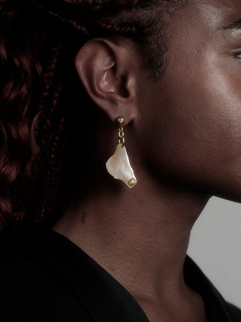 mismatched seashell and baroque pearl drop earrings