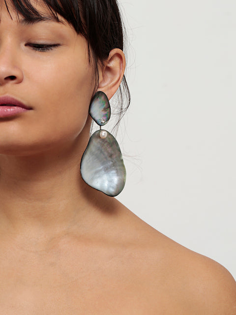 mismatched black mother of pearl shell drop earrings