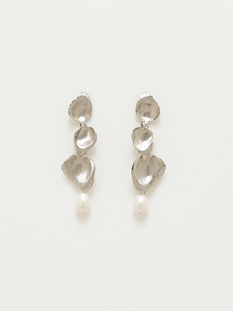 RS.PET.E.004 | FLOATING PETALS AND PEARL DROP EARRINGS