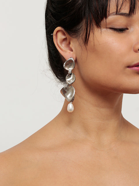 RS.PET.E.004 | FLOATING PETALS AND PEARL DROP EARRINGS