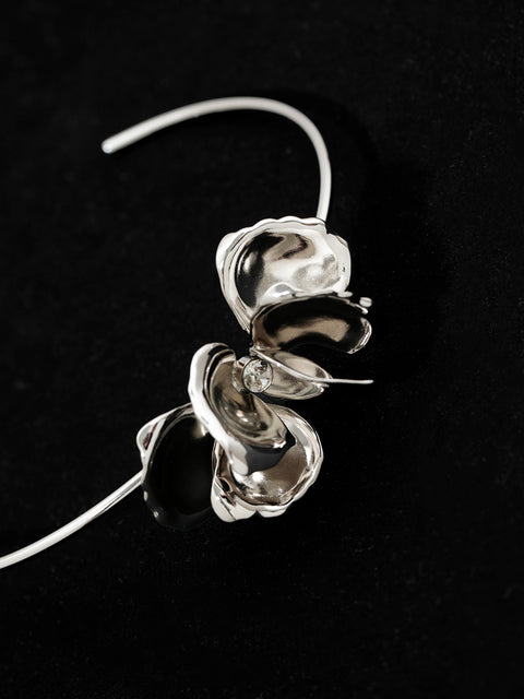 cluster of petals neck-cuff