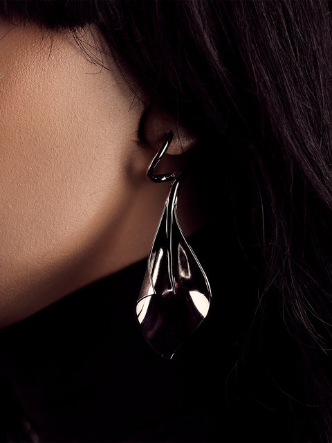 RS.7.E.005 | MISMATCHED SPIRAL LILY EARRINGS