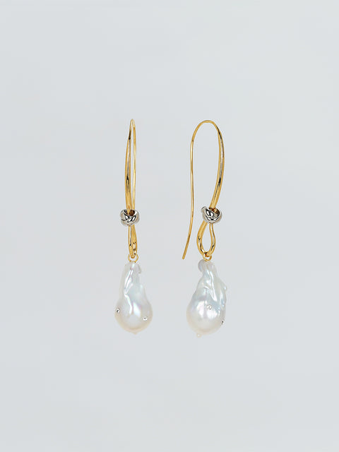 RS.IL.E.028 | BAROQUE PEARL DROP HOOK EARRINGS