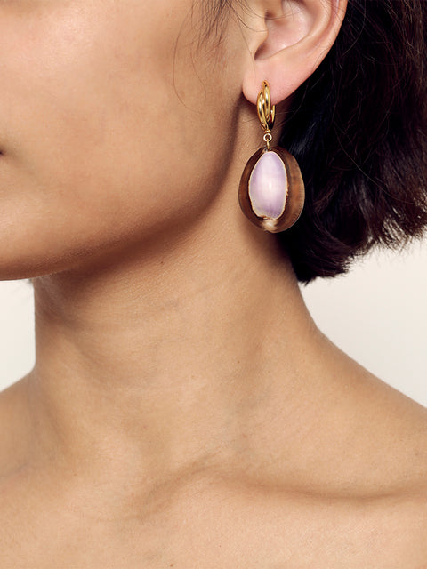 RS.IL.E.030 | WOVEN HOOP WITH PURPLE SHELL DROP EARRINGS
