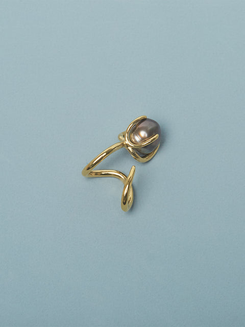 fiji pearl claw mid ear-cuff