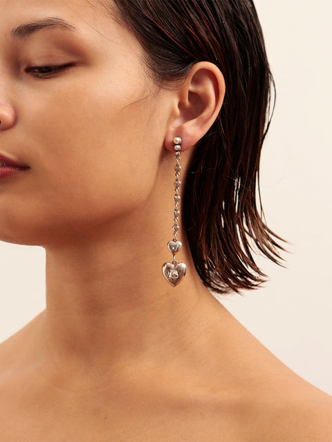 RS.LH.E.014 | CHAIN OF HEARTS AND PEARL DROP EARRINGS
