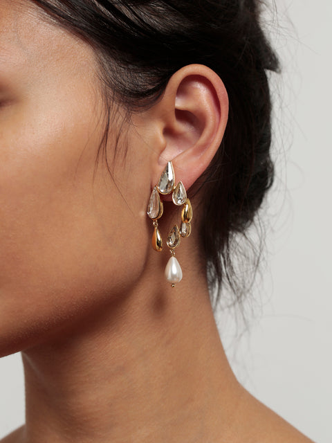 mini falling tears & pearl drop earrings
