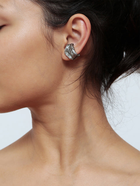 1  molten ear-cuff