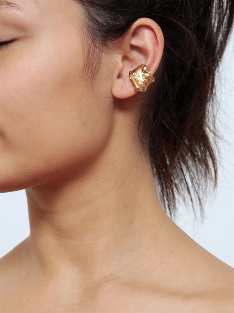 golden single molten ear-cuff