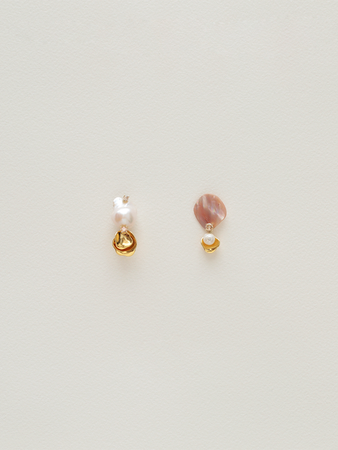 mismatched mini pink mother of pearl and baroque pearl earrings