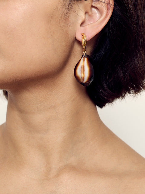 RS.IL.E.029 | WOVEN HOOP WITH BROWN SHELL DROP EARRINGS