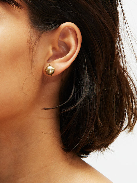RS.IP.E.001 | FIJI PEARL CLAW STUD EARRINGS