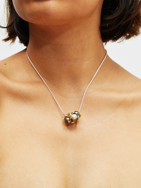 RS.IP.N.001 | CLAW SET FIJI PEARL CLUSTER NECKLACE