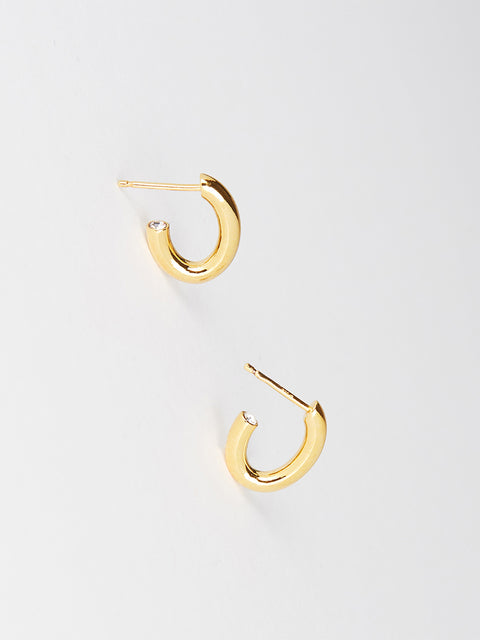 RS.S.E.002 | SMALL SOLID OVAL HOOP WITH CRYSTAL TIP