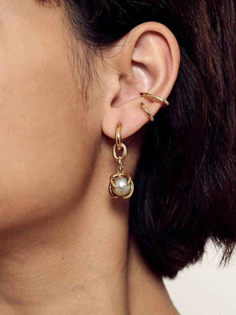 RS.SM.E.002 | CLAWED FIJI PEARL AND OVAL HOOP